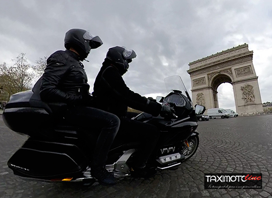 arc-triomphe-taxi-moto