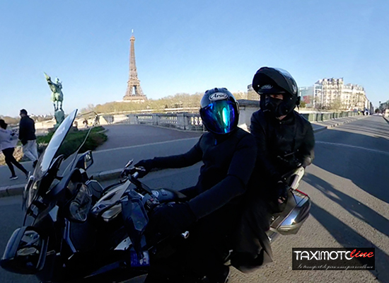 tour-eiffel-taxi-moto